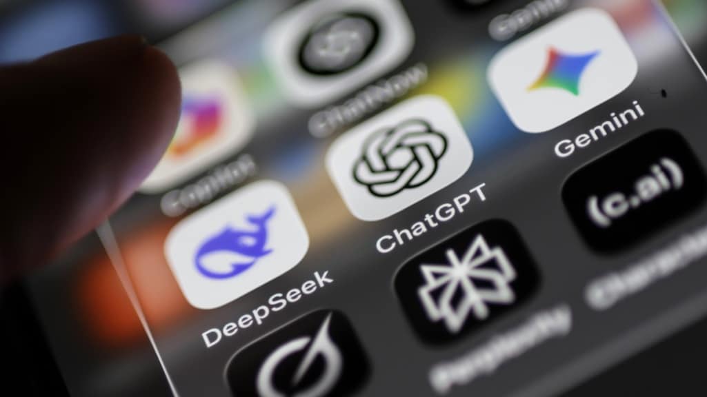 Image for the article: Makers van ChatGPT boos: claimen dat Chinese DeepSeek gesprekken kopieert