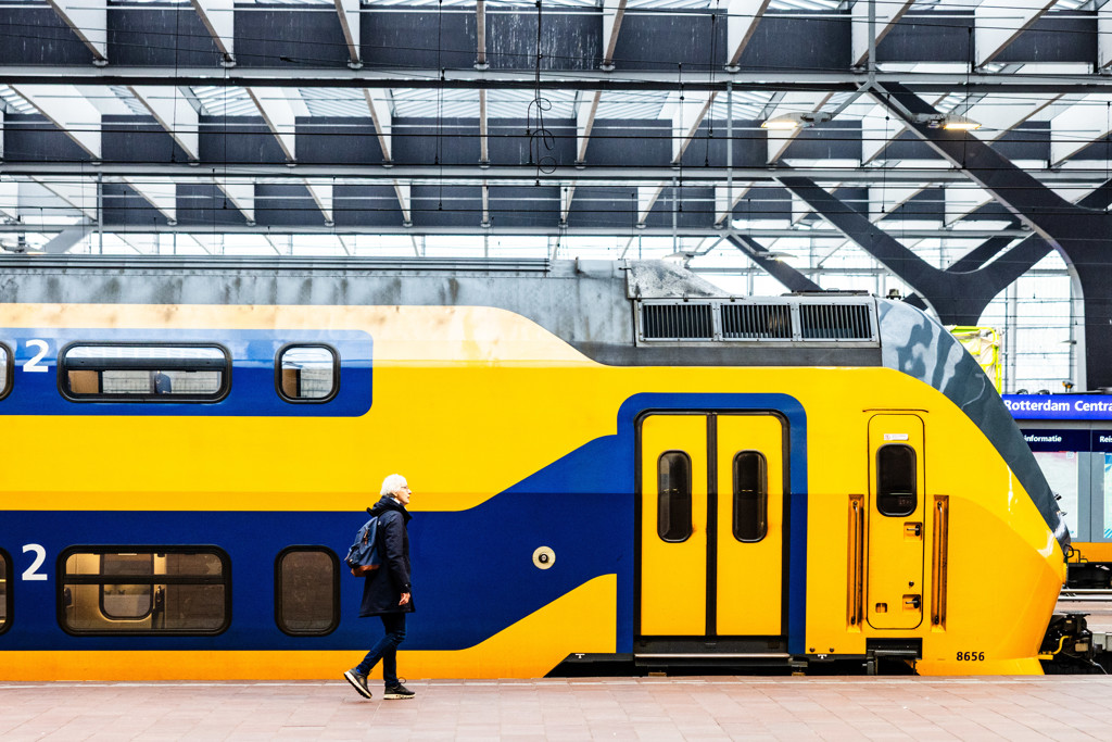 Trein met 120 passagiers ontruimd bij Woerden na brand