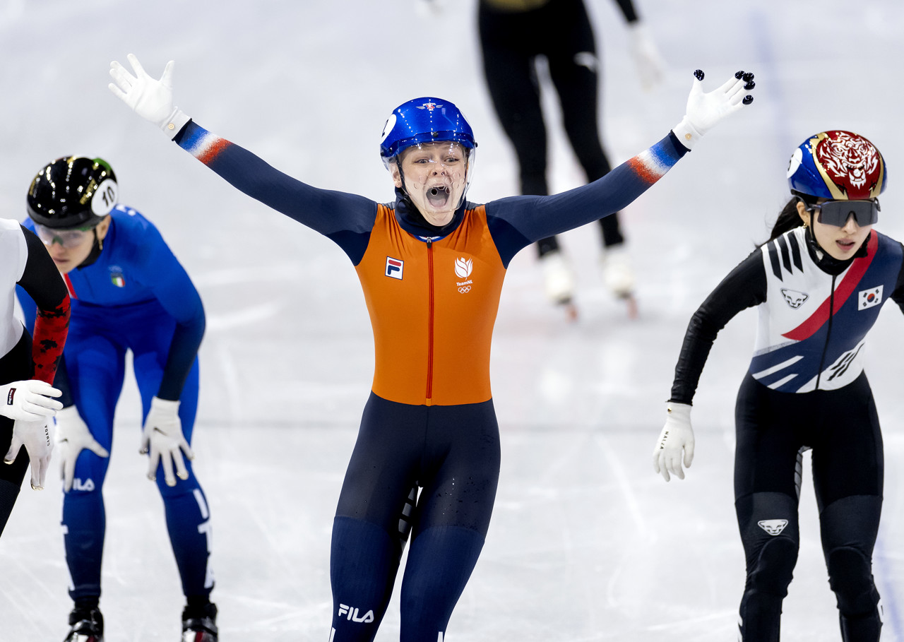 Kijk terug hoe Xandra Velzeboer iedereen de baas was op de 1000 meter