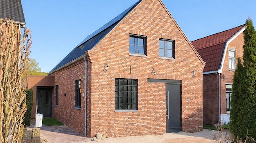 Geen stroom: Mariska moet nog 1,5 jaar 'kamperen' in eigen droomhuis