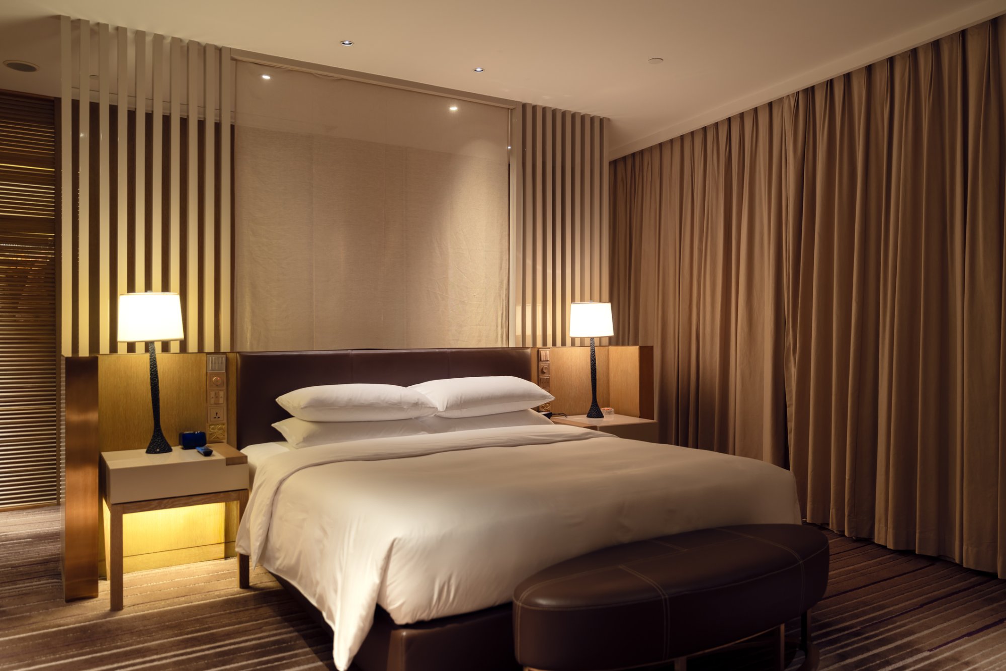 Man (20) slaapt voor 1 cent in peperduur hotel, Spaanse politie pakt hem op