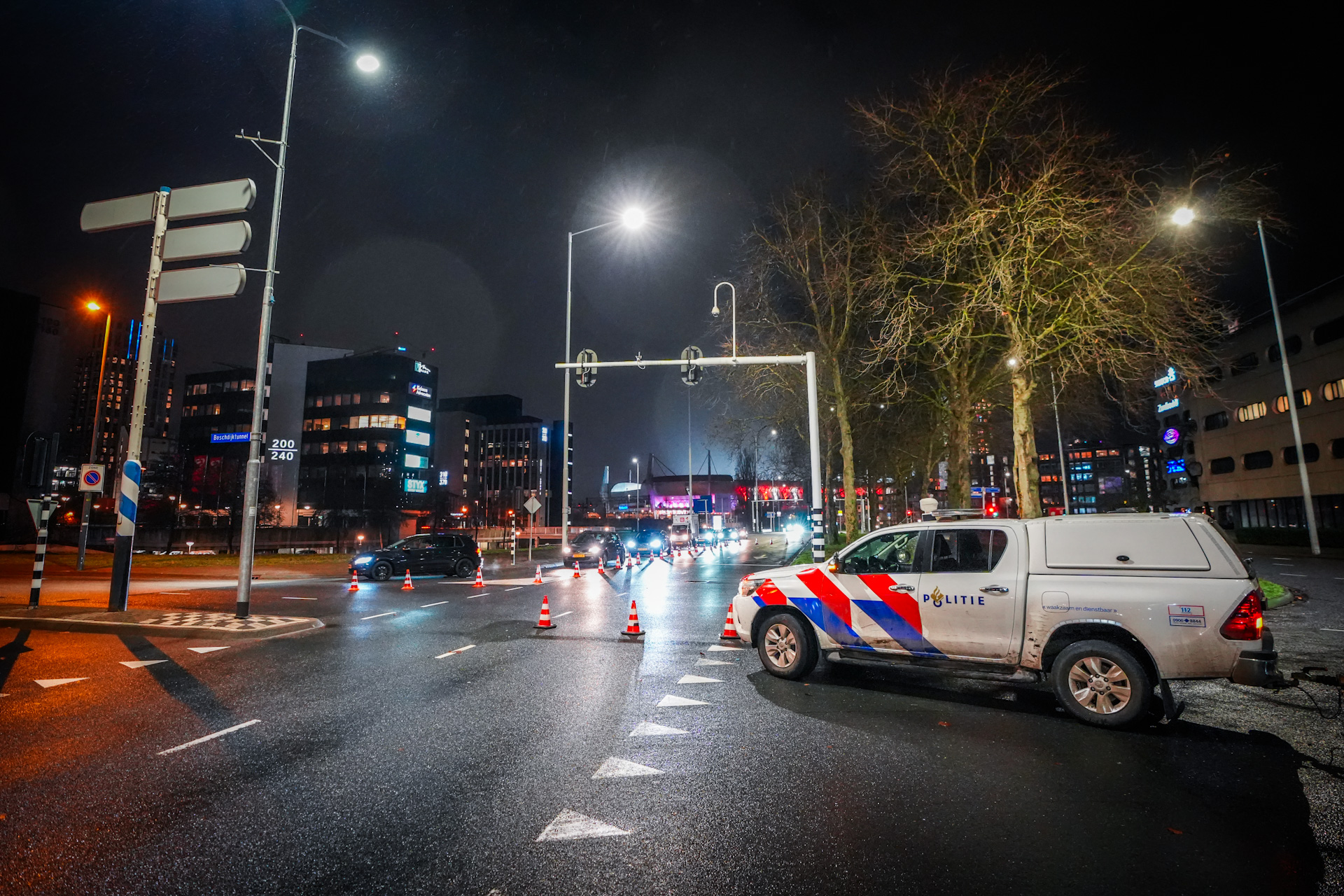 Dronken Eindhovense taxichauffeur betrapt met drie mensen in kofferbak