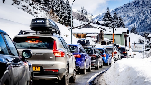 Minder filerijden naar de wintersport? Doe dit dan vooral niet