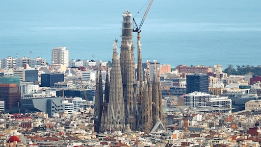 Sagrada Familia bereikt eindelijk hoogste punt, maar bouw nog niet af