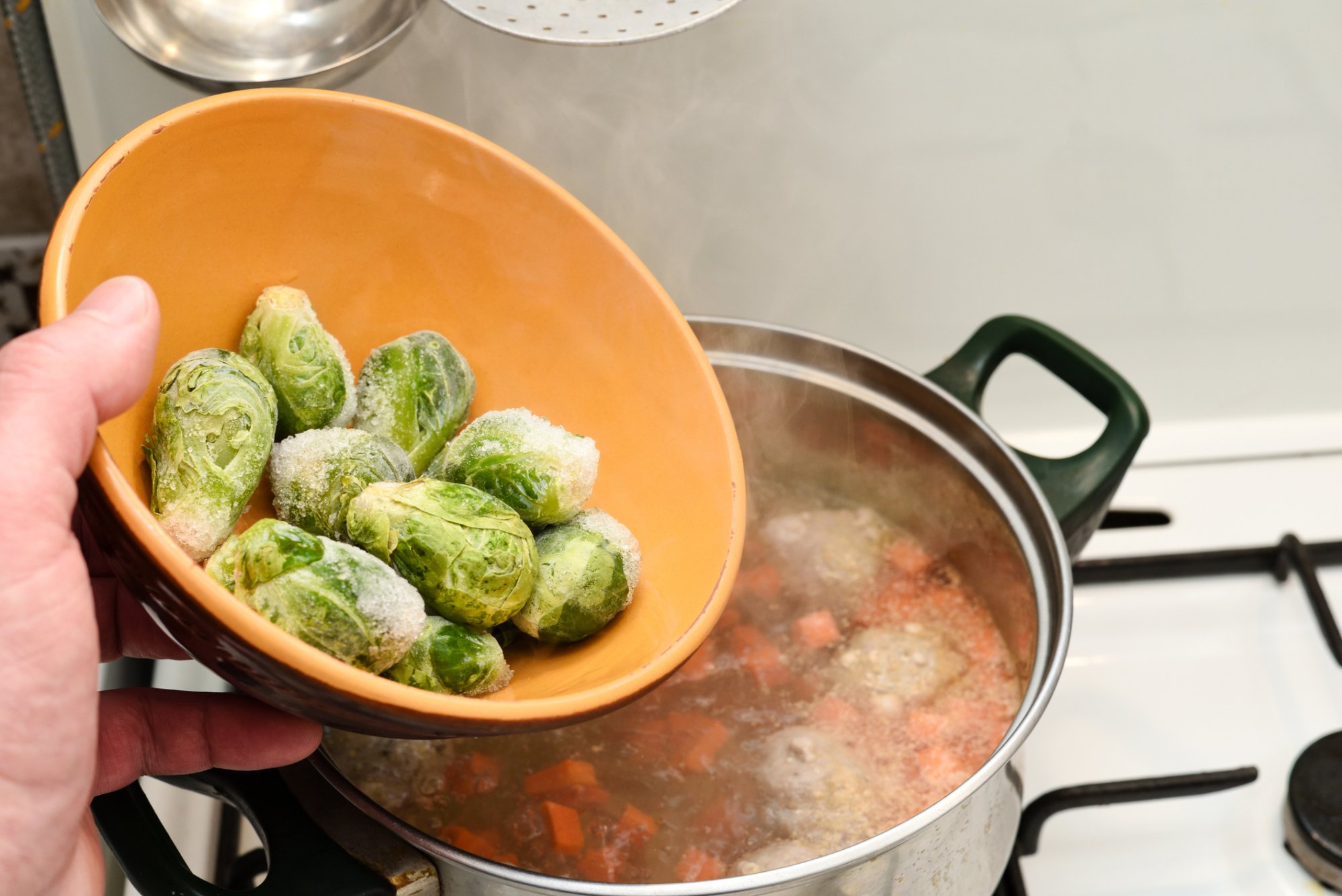 Onderzoek wijst uit: diepvriesgroenten kun je beter níet koken