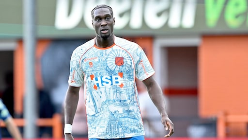 Kermis, tatoeages en Deelder: Robey maakt van voetbalshirts cultobjecten