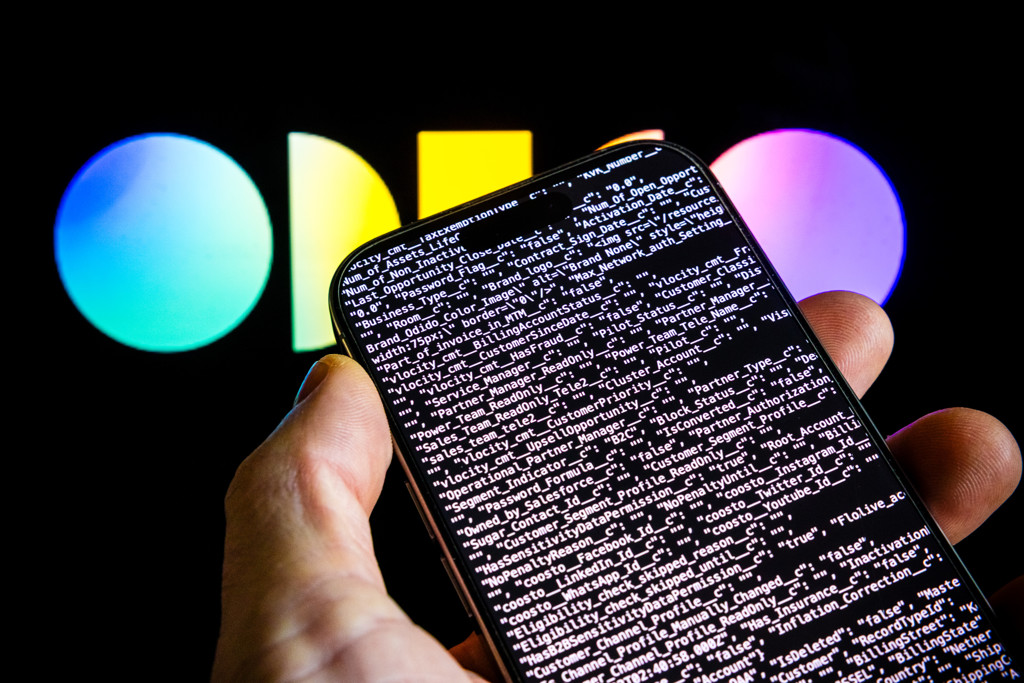 Odido-hackers publiceren honderdduizenden paspoortgegevens