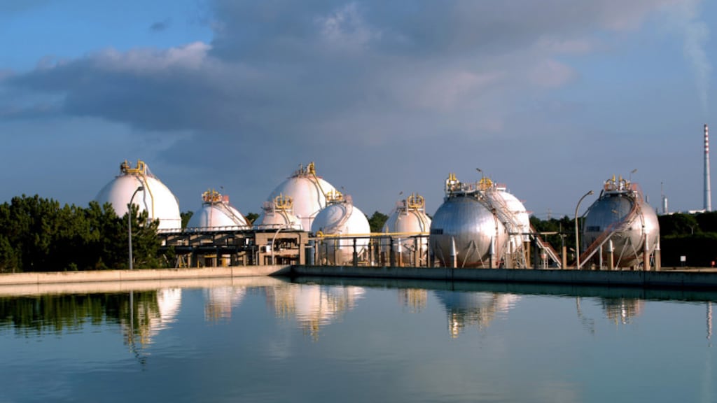 Spanje haalt bijna de helft van zijn gas uit Amerika, snel andere leveranciers vinden is niet eenvoudig.