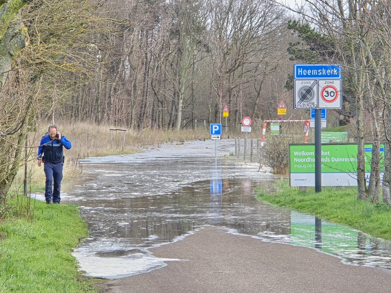 Grote waterstoring rond Wijk aan Zee, mogelijk waterleiding gesprongen
