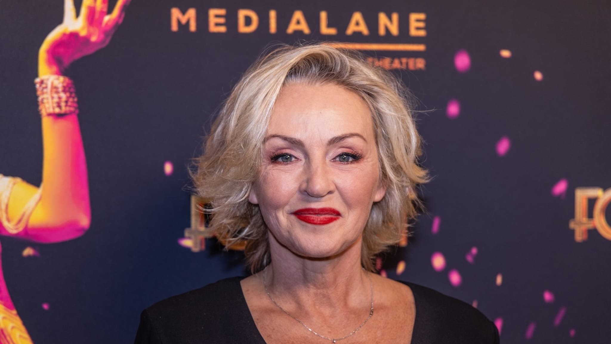 Lone van Roosendaal omarmt stereotyperende rollen: 'Betaal er al jaren mijn hypotheek van'