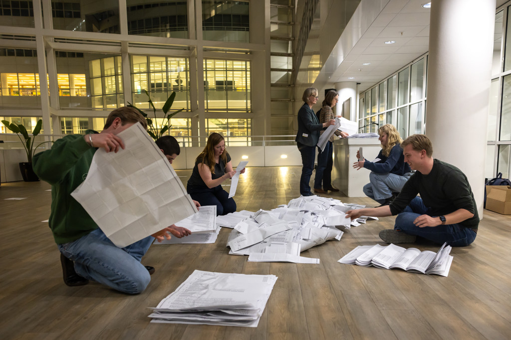 Recuento de votos anoche en La Haya. 