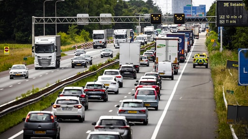 Waarschuwing voor energiecrisis door oorlog: werk vaker thuis en rijd langzamer