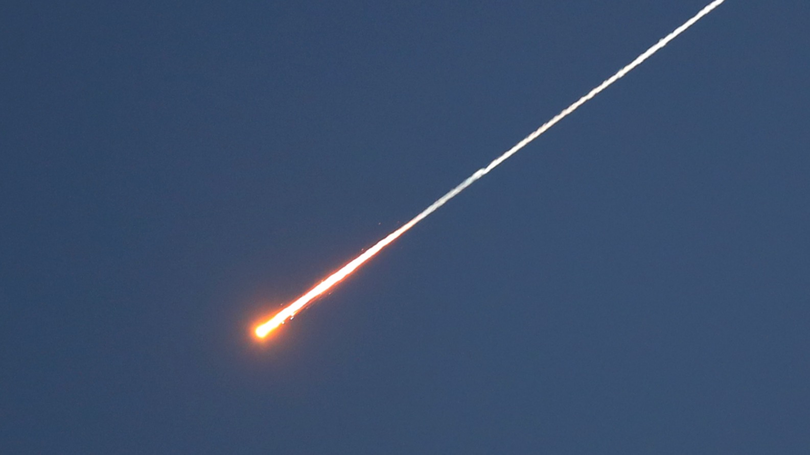 Houthi's mengen zich voor het eerst in de oorlog: vuren raket af op Israël