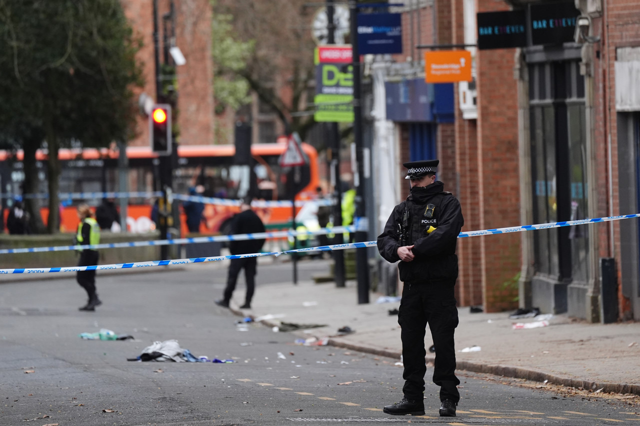Auto rijdt in op voetgangers in Britse stad Derby, meerdere mensen zwaargewond