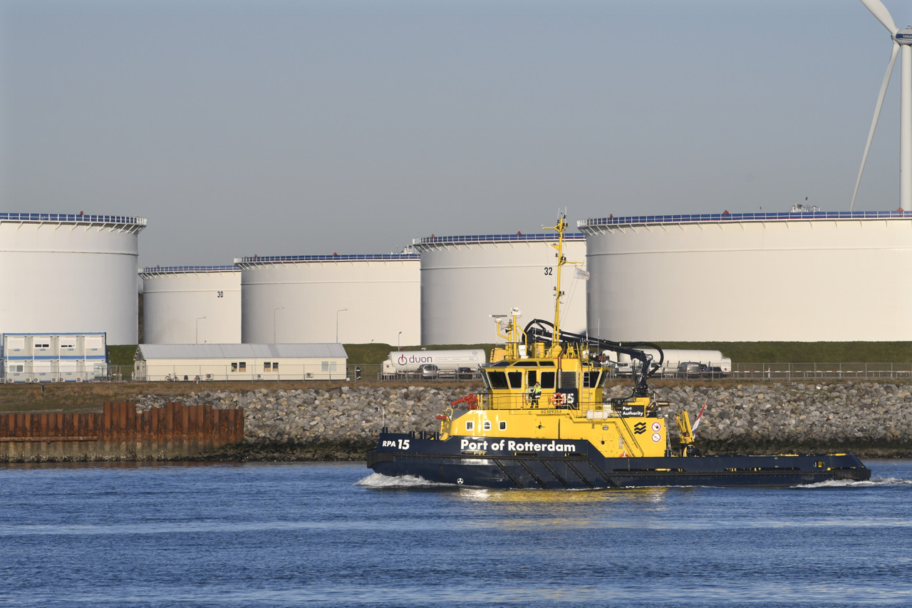 Ambtenaren: geen acuut brandstoftekort, wel somber beeld economie