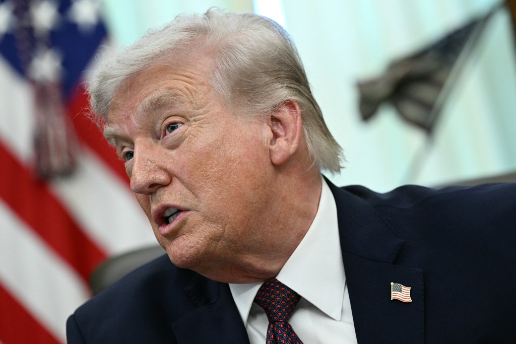 Trump denkt serieus na over terugtrekken VS uit NAVO: 'Papieren tijger'