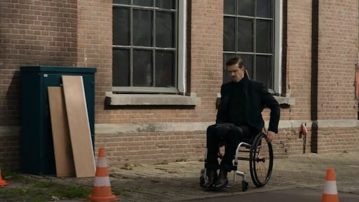 Kan verlamde Stefano Sanders weer staan? Maandtrailer van GTST laat fans speculeren