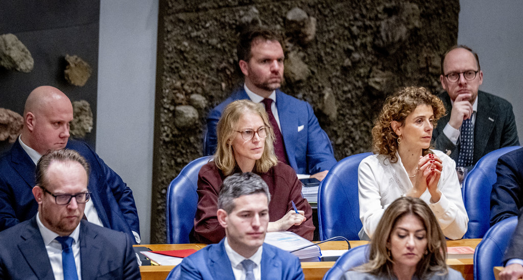Ministers in kabinet-Jetten worstelen met nieuwe rol: 'Ik voel me net een stagiair'