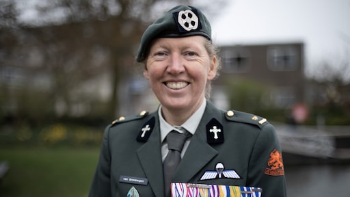 'Niet alleen scherpschutter, ook ’n goede prater': Fransjesca is geestelijk verzorger van militairen