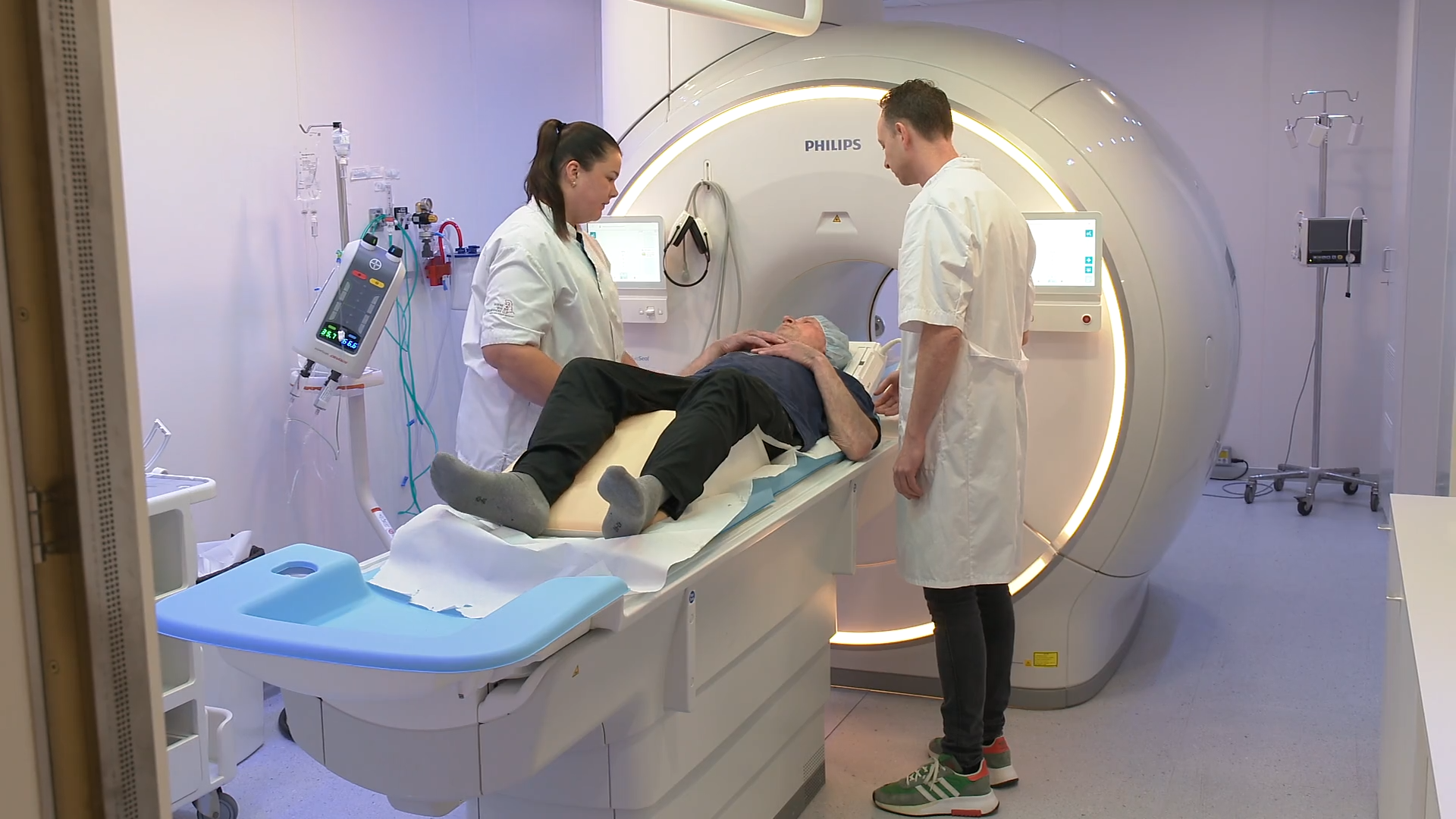MRI-scan sneller en scherper door AI: 'Van 23 naar 9 minuten'