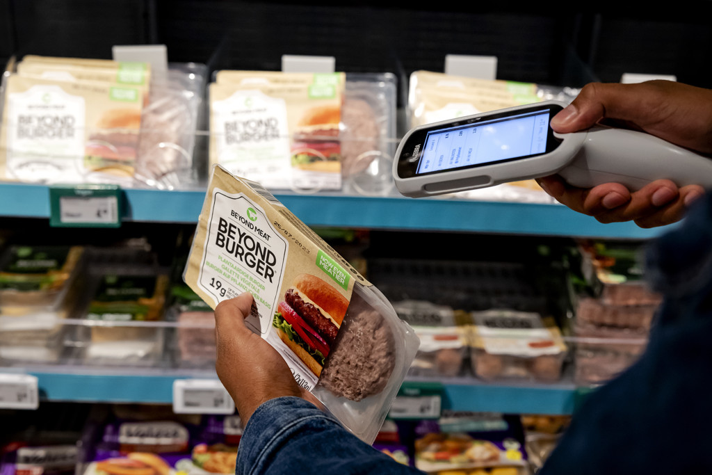 Winkelverbod voor hoogleraar na fouten met zelfscanner: 'Voelde me een crimineel'