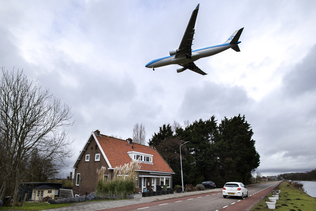 Ministerie liet Utrecht en Gelderland 'onnodig lang' in de stress over nieuwe vliegroute