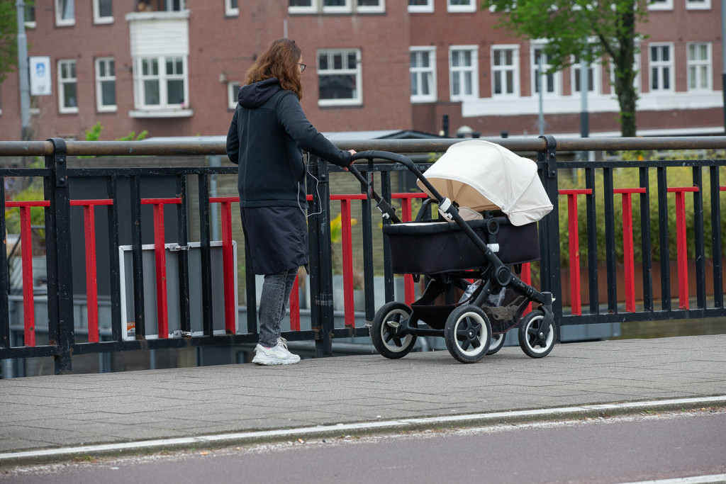 CNV: bijna helft moeders in geldproblemen bij ouderschapsverlof