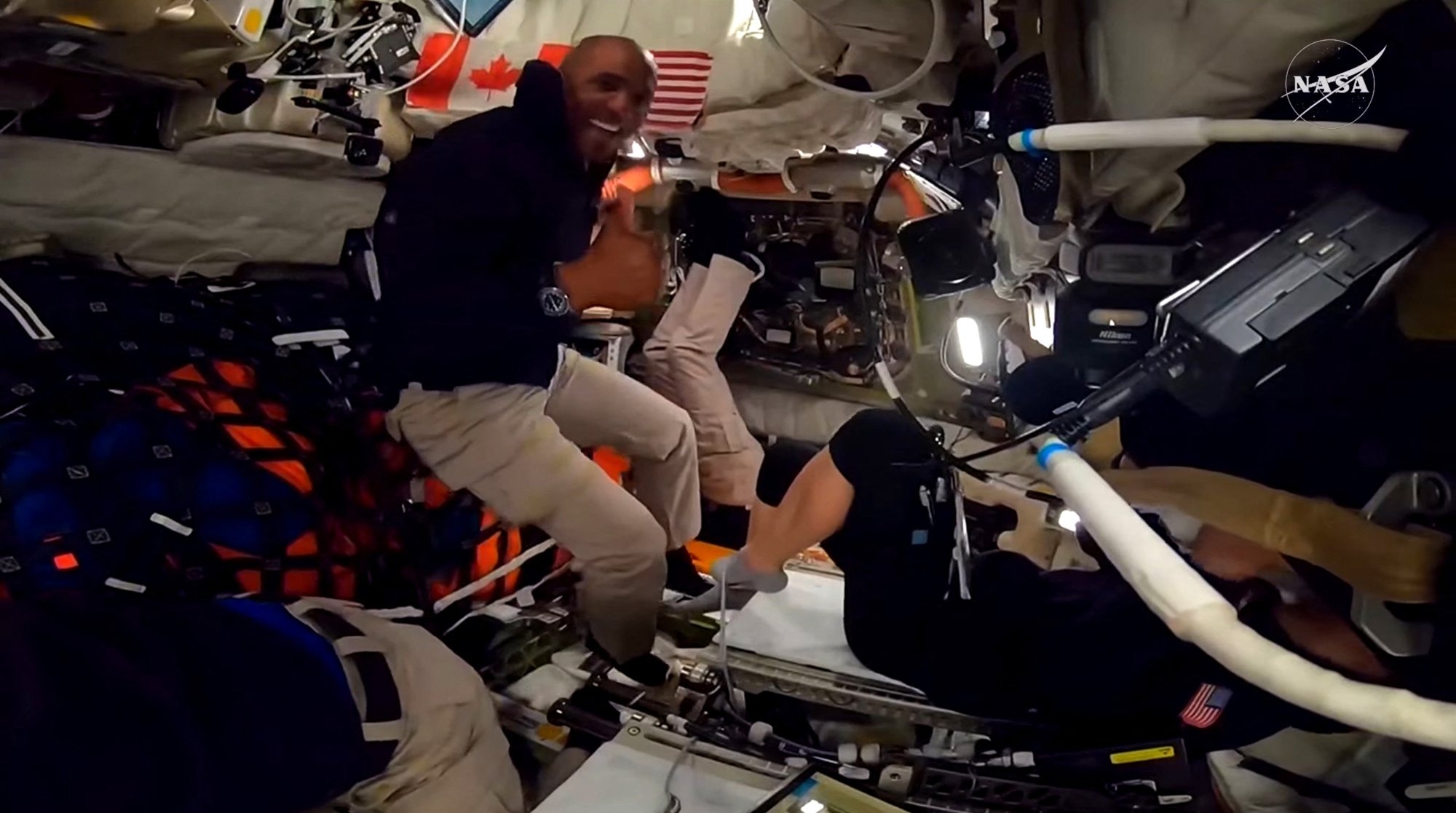 Maanmissie Artemis II halverwege, eerste beelden vanuit ruimte gedeeld