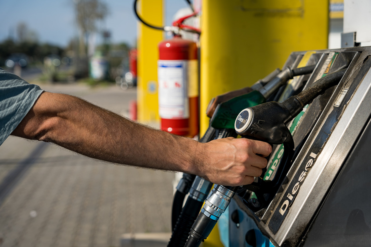 Kwart meer doorrijders na tanken door hoge prijzen aan de pomp