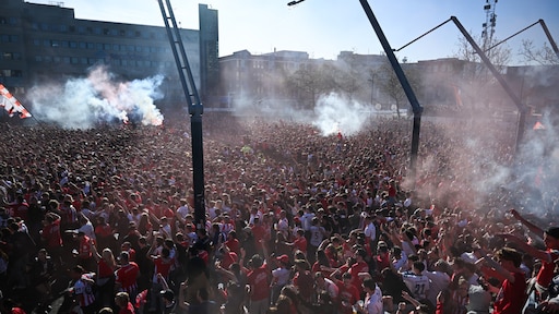 93 mensen met brandwonden door fakkels bij huldiging PSV