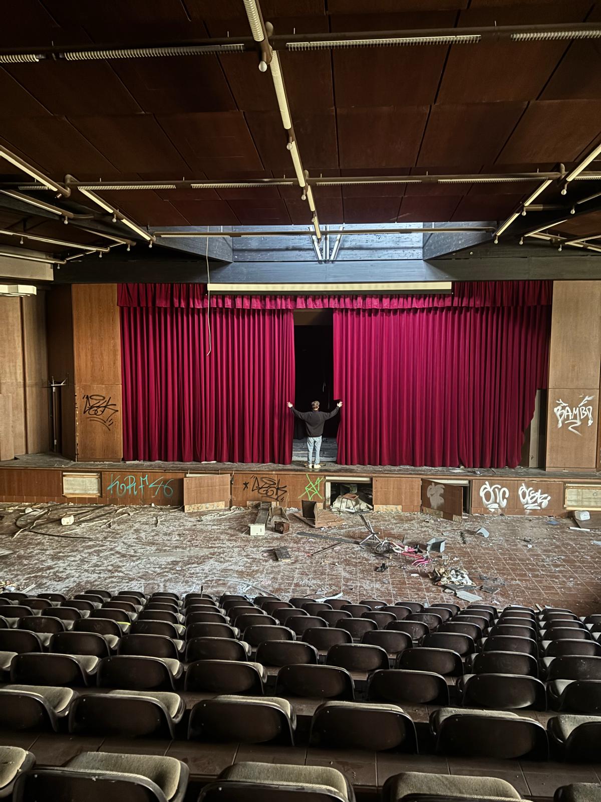 Koen en Kyrian ontdekken verlaten panden: 'Ik kan opgepakt worden'