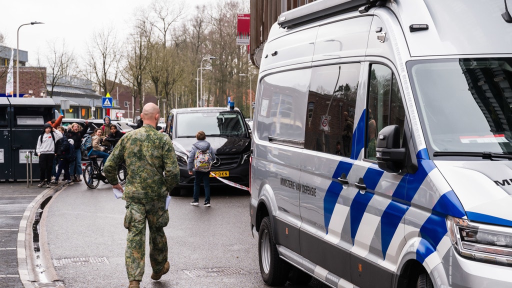 Explosief lag drie dagen in schap supermarkt Enschede voor het ontplofte