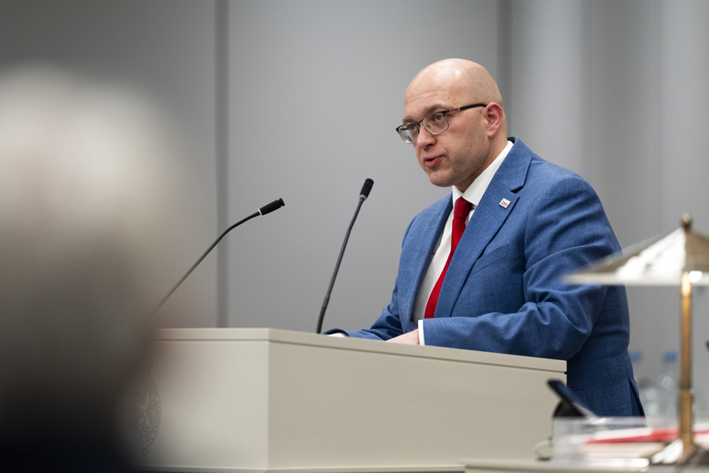 PVV dreigt in Eerste Kamer tegen Fabers asielwetten te stemmen