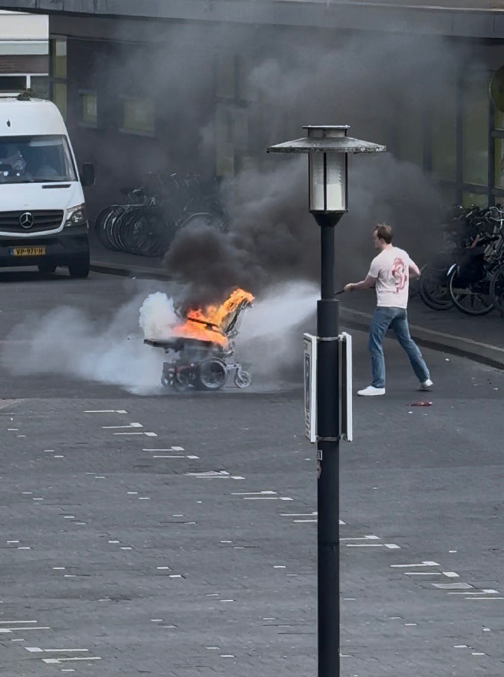 Tweede persoon aangehouden voor in brand steken man (69) in rolstoel
