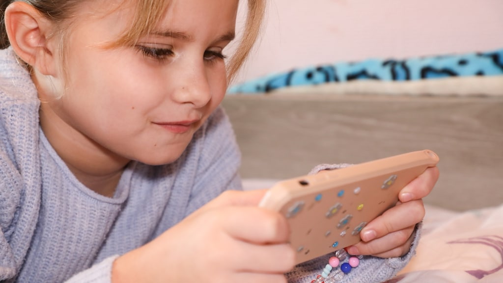 Image for the article: Veel landen werken aan een socialmediaverbod, maar hoe check je de leeftijd?