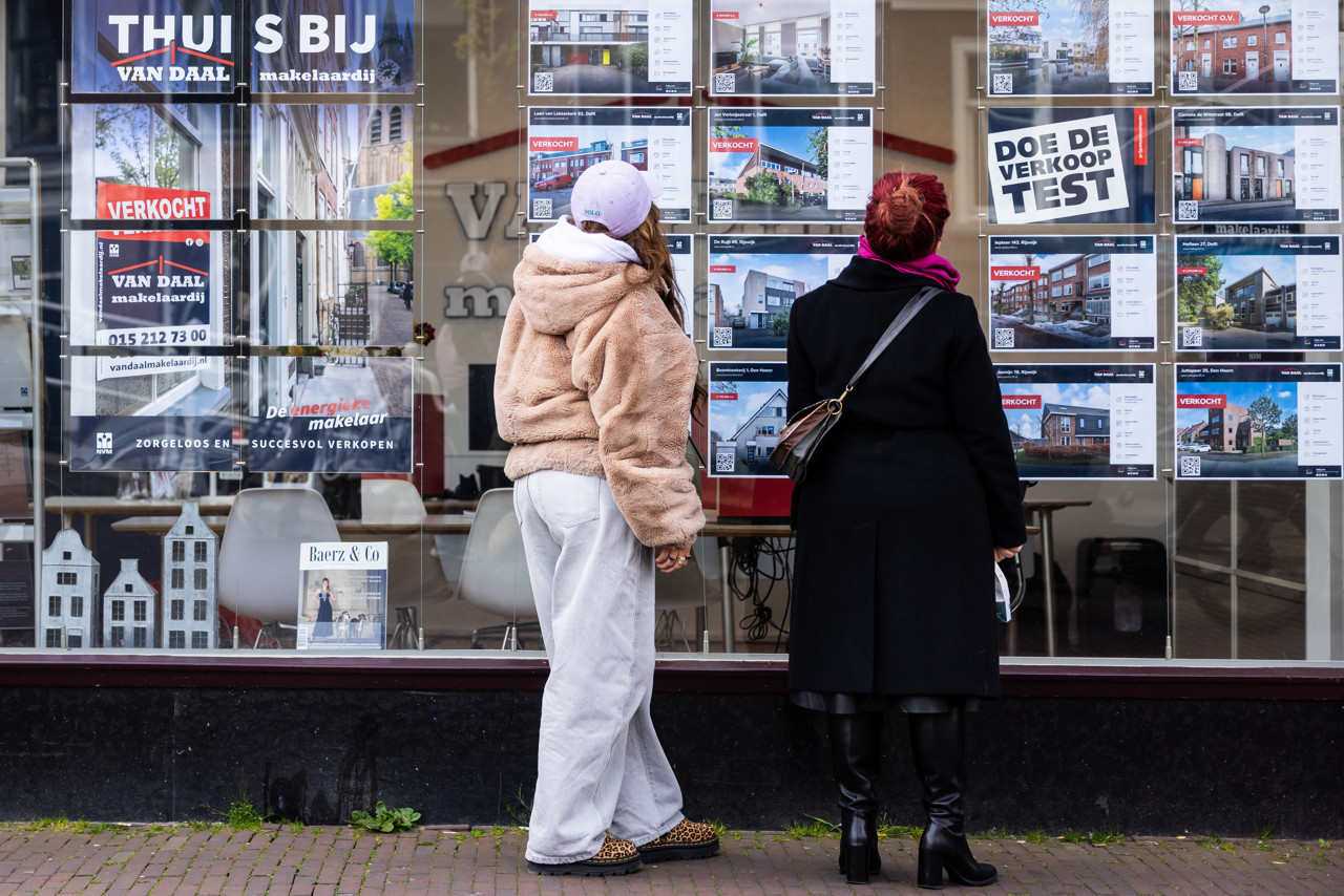 Huizenprijzen flink gedaald, oorlog Iran knaagt aan vertrouwen in de woningmarkt