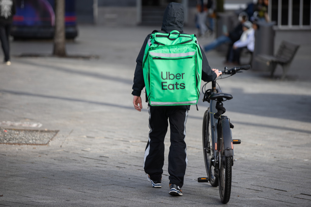 Maaltijdbezorgers in Amsterdam beroofd van pizza's: 'Opvallende trend'