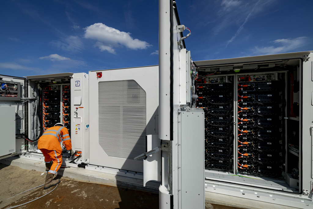 Omstreden batterijbedrijf bankroet, duurzame investeerders gedupeerd