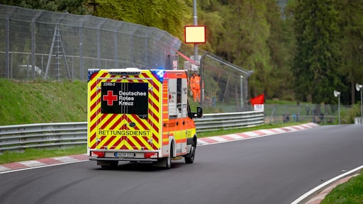 Verstappen na fatale crash Nürburgring: 'Eraan herinnerd hoe gevaarlijk racen is'