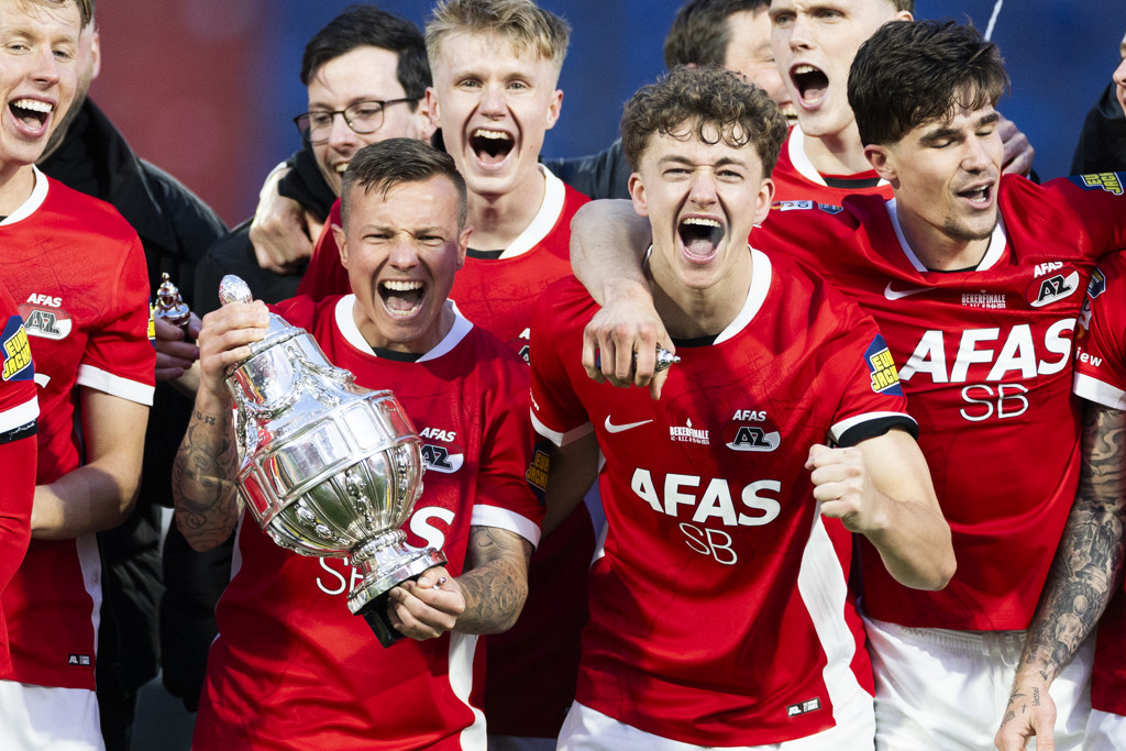 AZ verslaat NEC met 5-1 en wint KNVB-beker voor vijfde keer