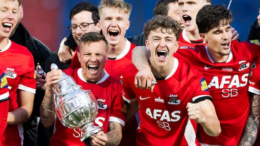 AZ verslaat NEC met 5-1 en wint KNVB-beker voor vijfde keer