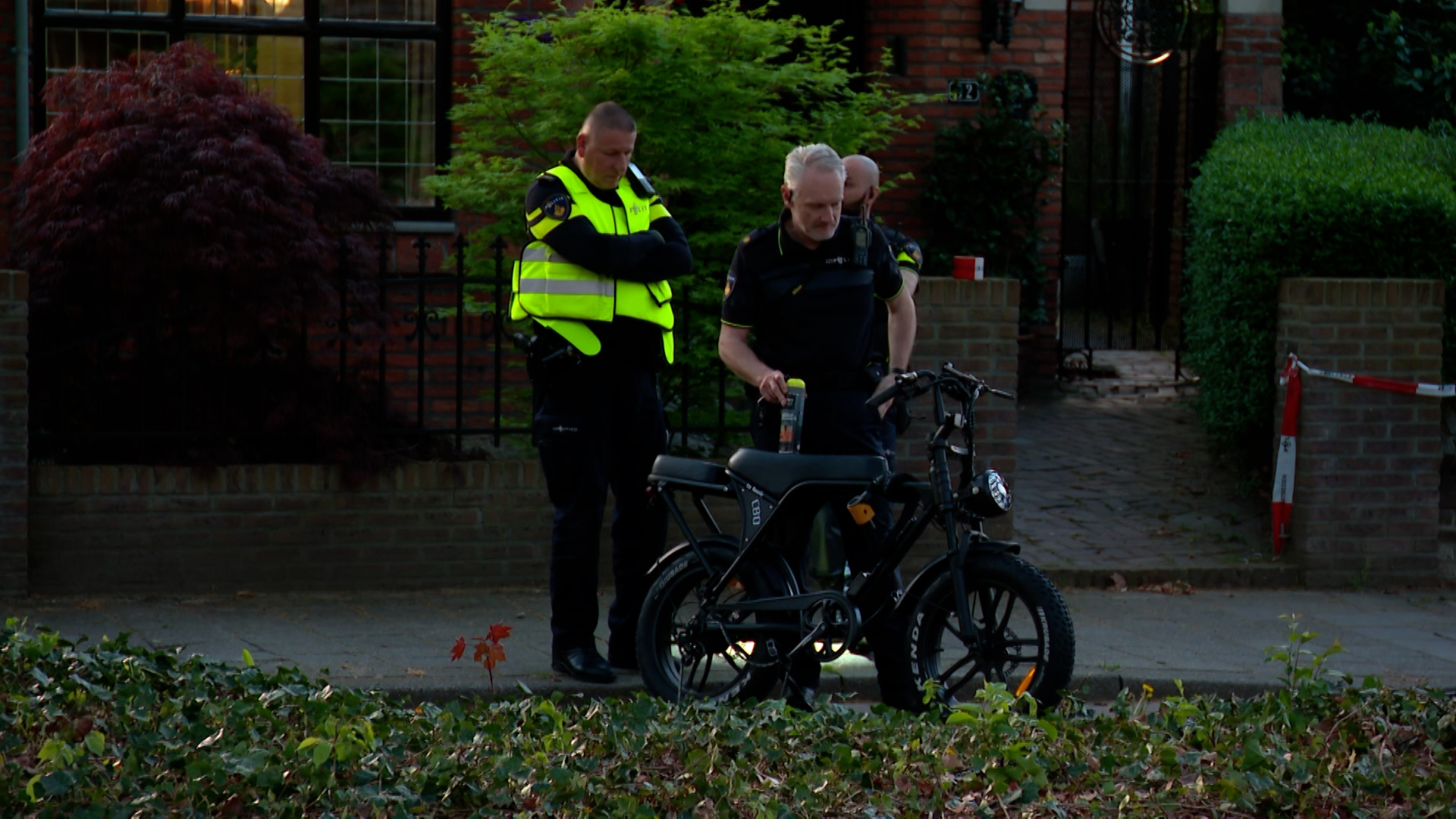 De politie doet onderzoek naar het ongeluk.