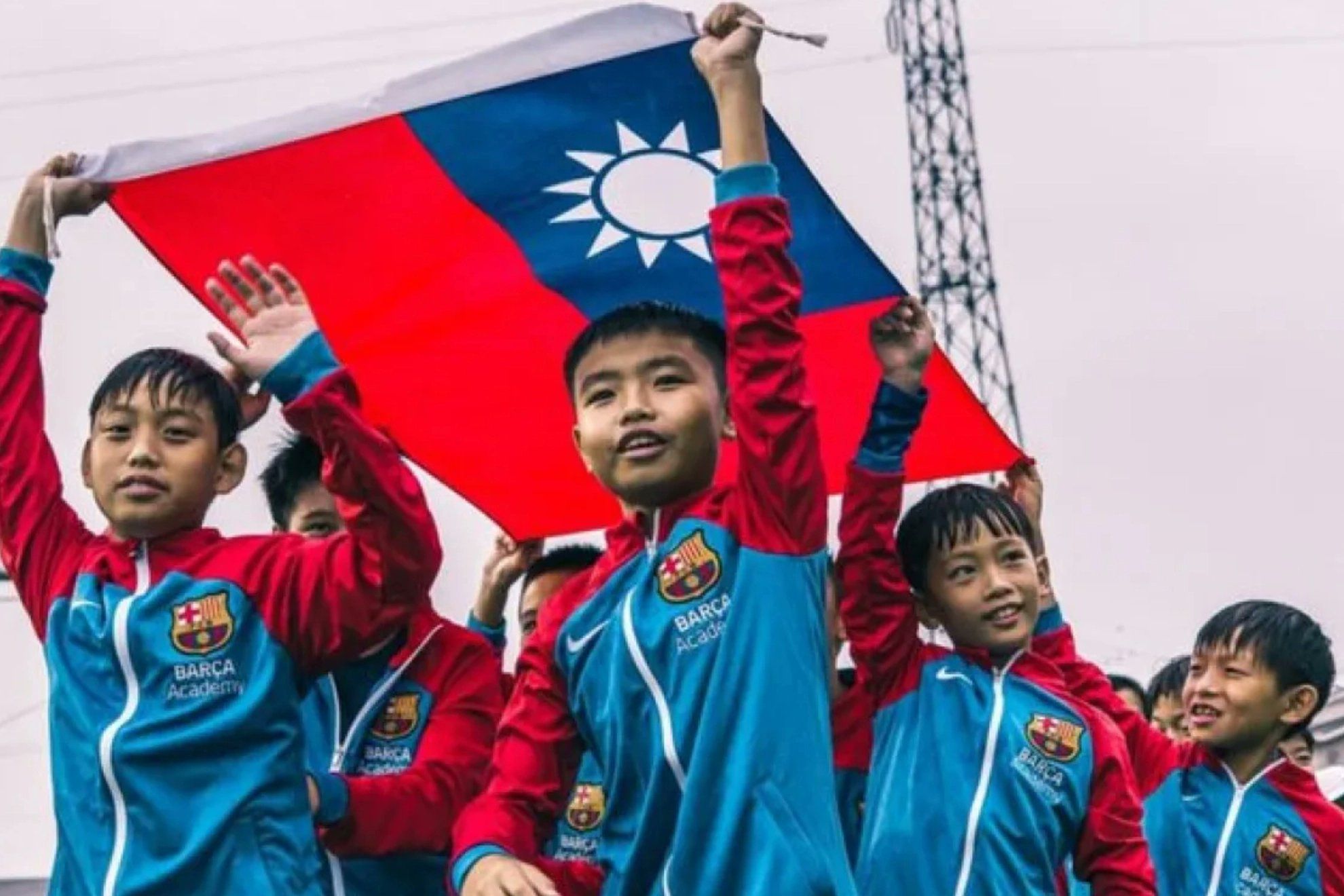 Zelfs FC Barcelona buigt voor Chinese druk: excuus voor Taiwanese vlag