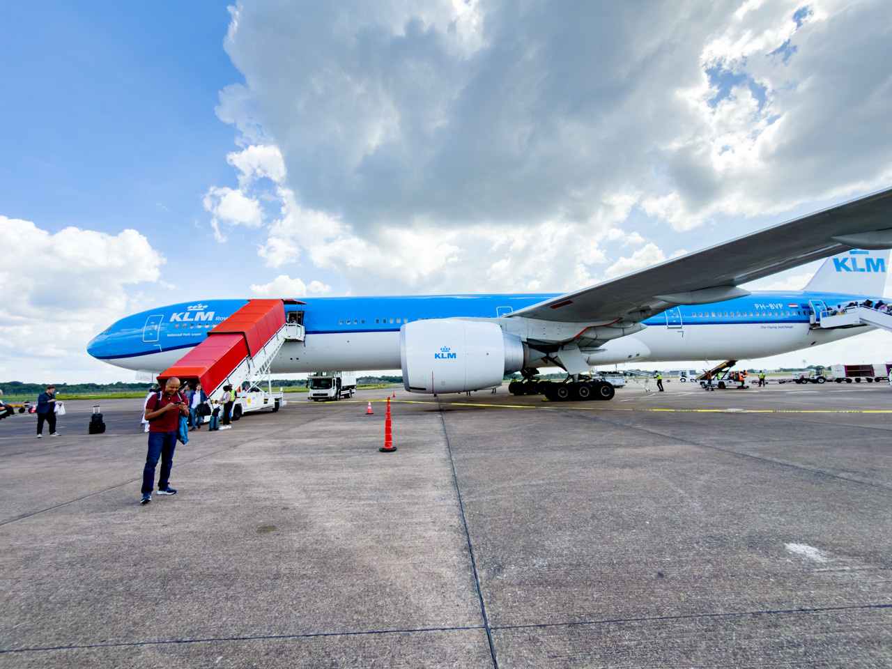 KLM-vlucht naar Suriname moet uitwijken, omdat verkeerstoren onbemand is