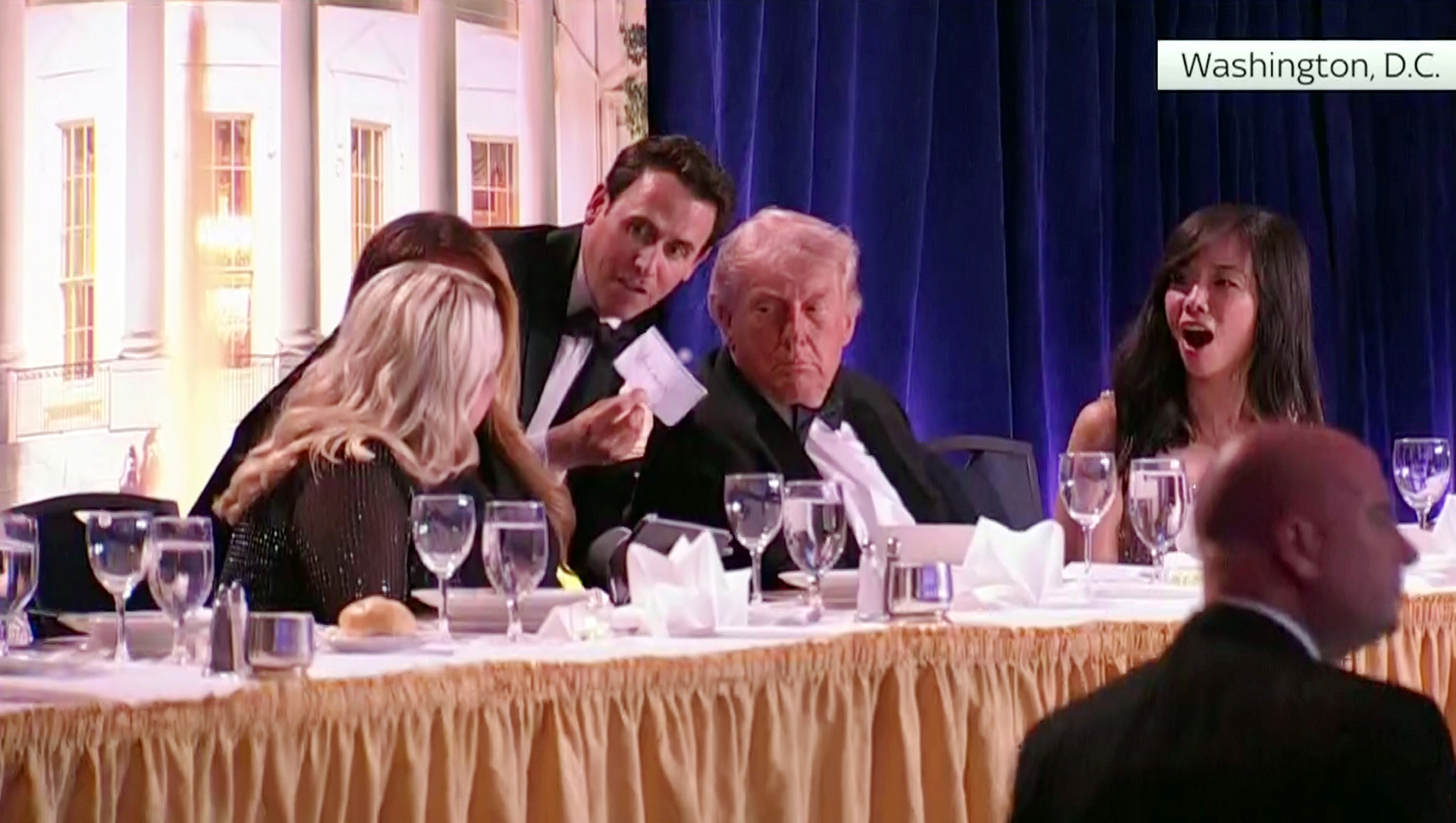 Trump was waarschijnlijk ook doelwit schutter, zegt waarnemend minister