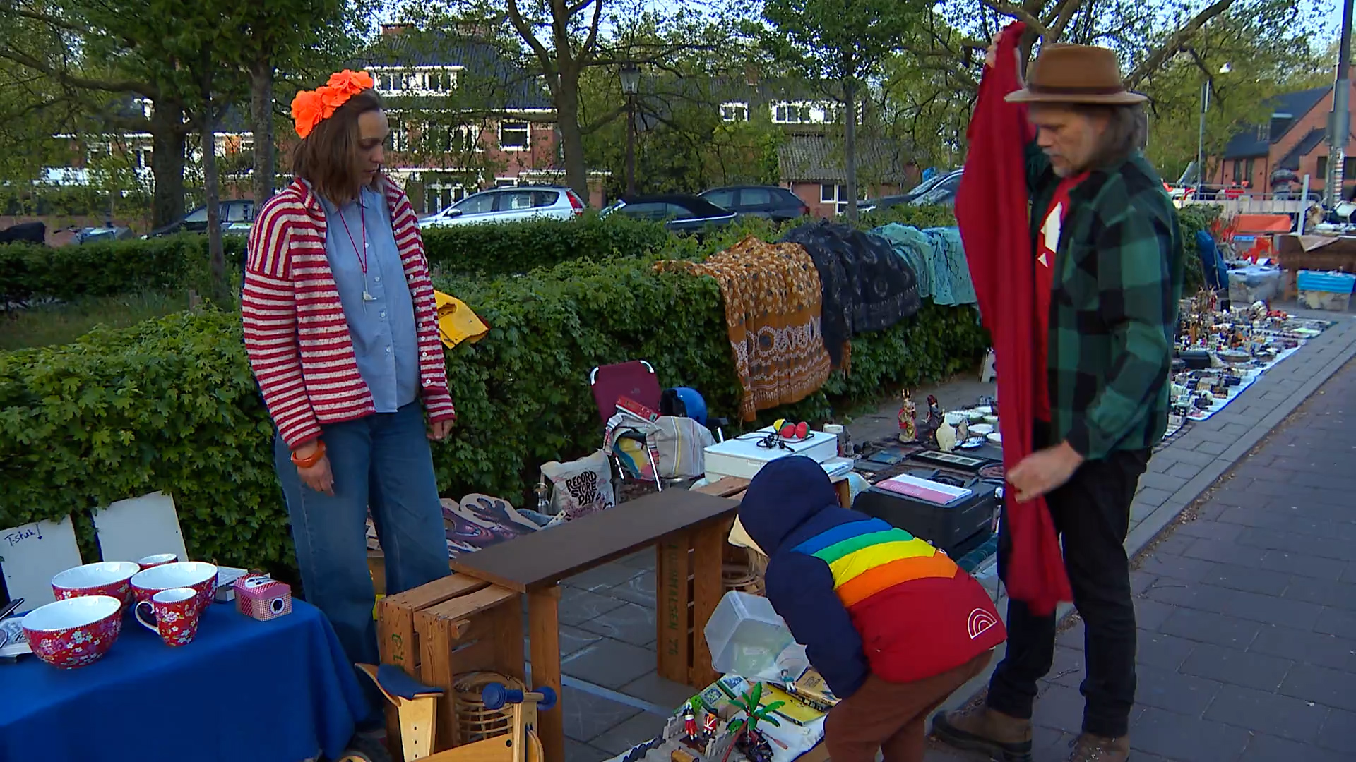 Eerste klanten melden zich op vrijmarkt, Koningsnacht rustig verlopen