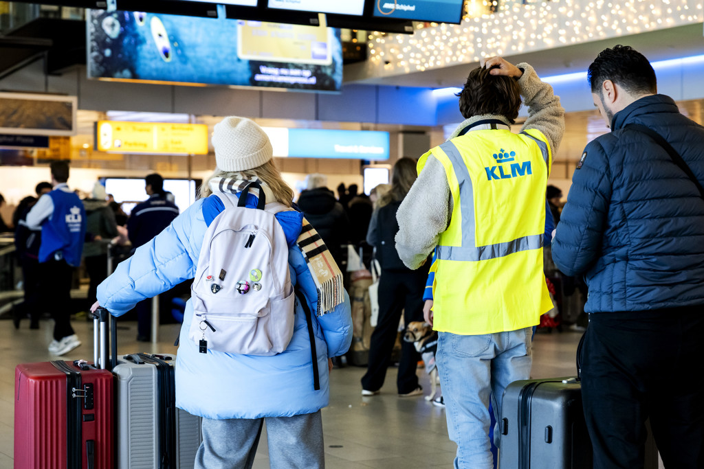 KLM en Schiphol: we waren onvoldoende voorbereid op winterweer, nemen maatregelen