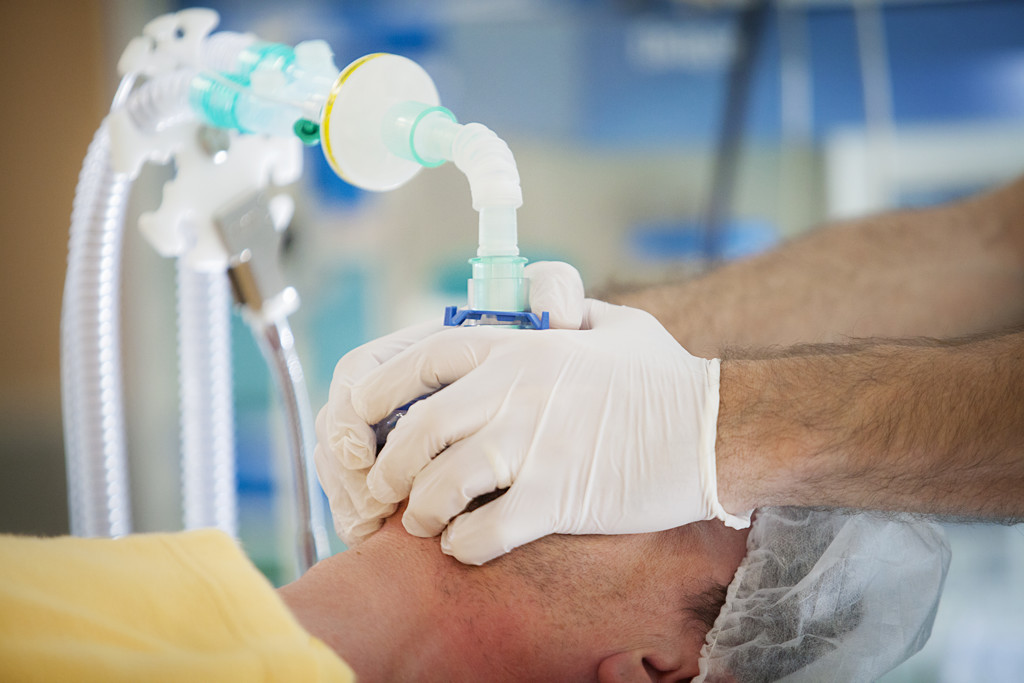 Patiënt onverwacht overleden bij narcosetandarts: 'Mijn vader was verder kerngezond'