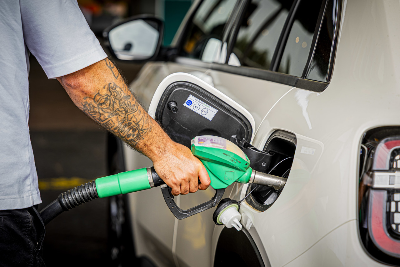 Voor het eerst ooit kost een liter benzine meer dan 2,60 euro