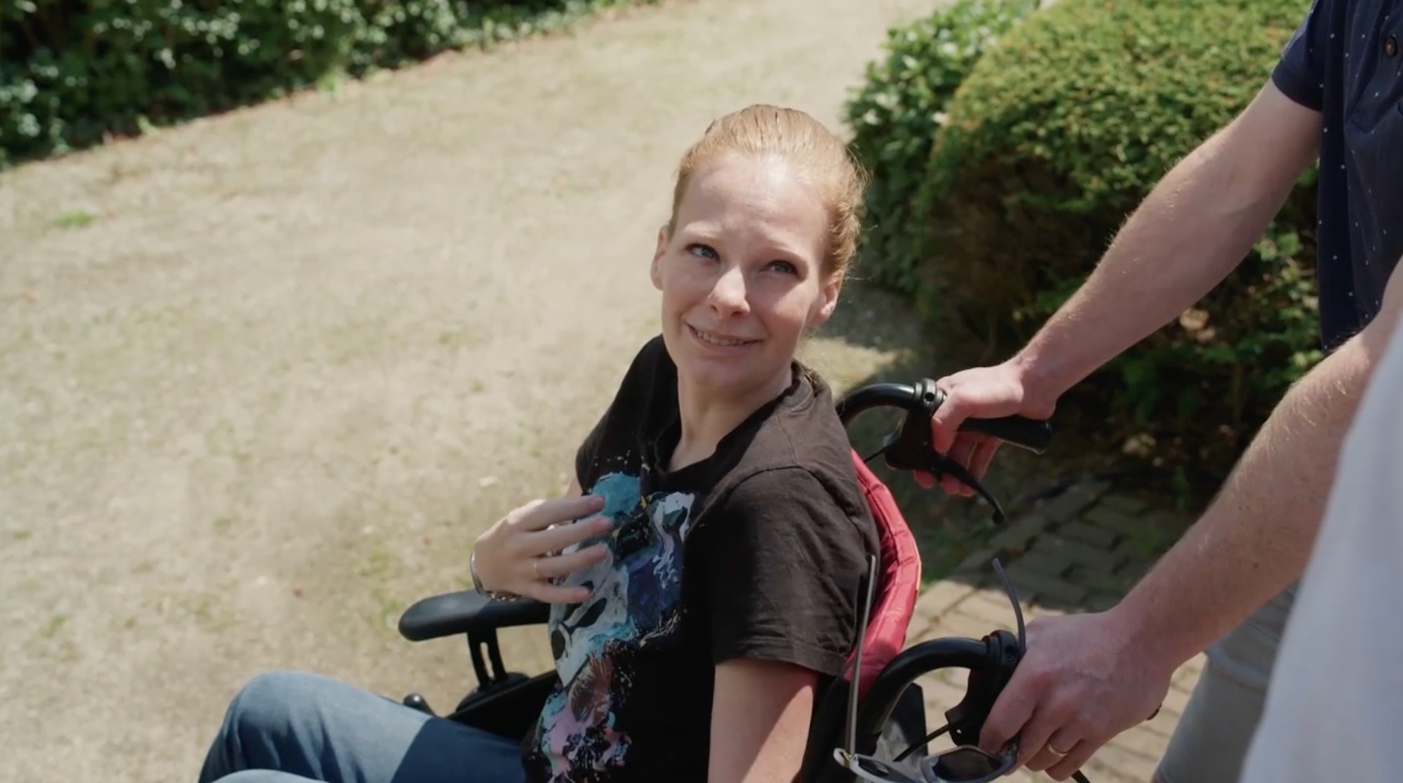 Nicole uit Over Mijn Lijk betrok jonge zoons bij afscheid: 'We bespreken alles met ze'